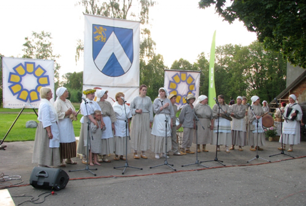 Bauskas novada svētkos Vecsaulē – latviska kultūrvide.
Autors: no «Bauskas Dzīves» arhīva.