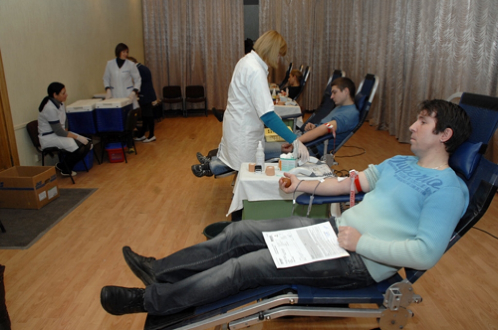 Pēteris Grabovskis (tuvplānā) uz donoru dienu ieradies pirmo reizi. 
Autors: Ivars Bogdanovs