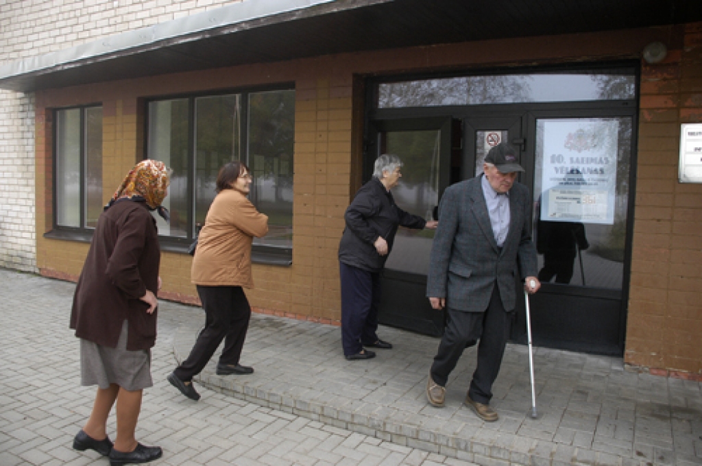 Rundāles novadā tikai Viesturu pagasta Bērstelē, tautas namā, joprojām paliek vēlēšanu iecirknis.
Autors: no «Bauskas Dzīves» arhīva.