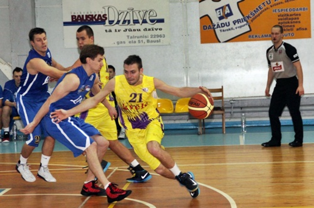 Latvijas Basketbola līgas 2. divīzijas spēlē 10. janvārī sporta namā «Mēmele» starp «Kvēle/Sporta centrs «Mēmele» un BK «Saldus» komandām beidzās ar viesu uzvaru ar rezultātu 49:78. 

Spēles rezultātu pilnībā noteica pirmā ceturtdaļa, kad...
Autors: Uldis Varnevičs