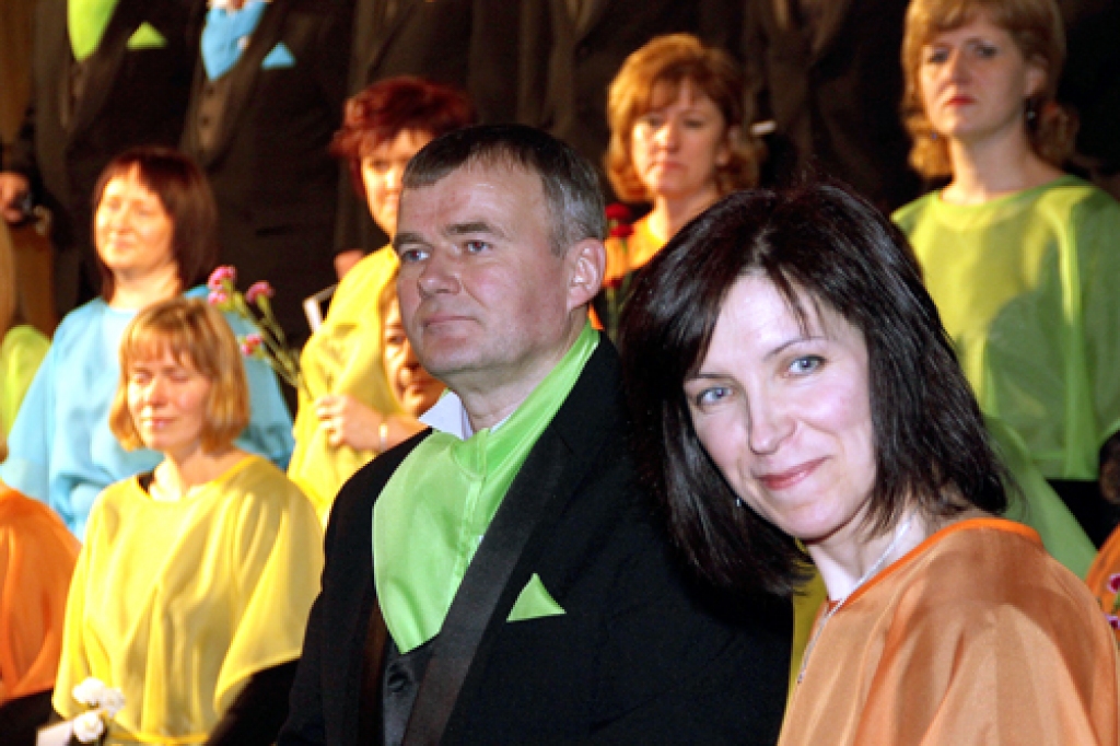 Uģis un Liene Matveji – kora «Četri vēji» diriģenti. 