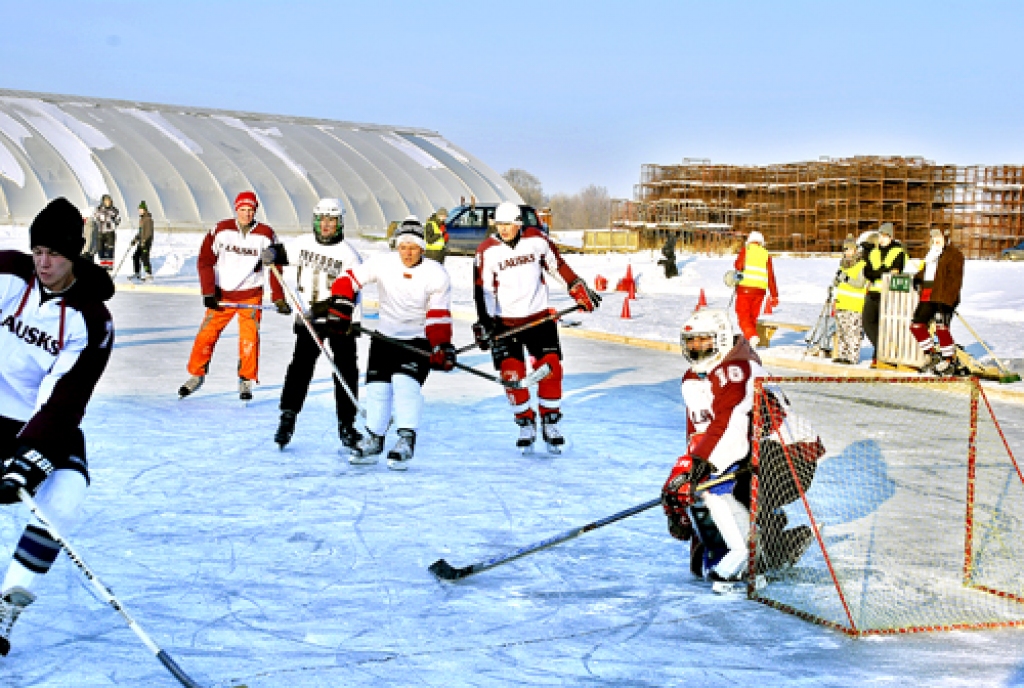 jauniešu biedrības rīkotajās sacīkstēs pērn piedalījās desmit, šogad – 15 komandas ar 79 spēlētājiem no Rundāles, Bauskas, Jelgavas un Baldones novada.