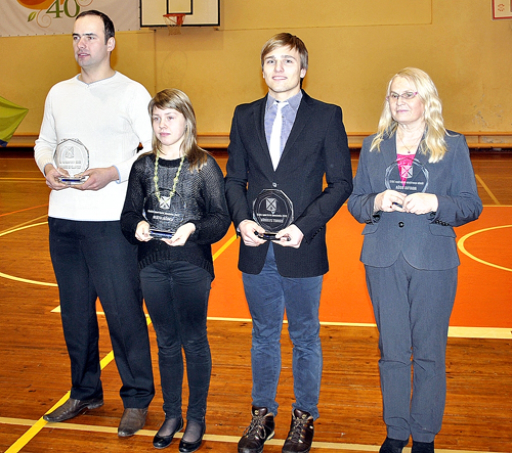 Iecavas novada «Gada sportisti 2012»: Dainis Upelnieks (no kreisās), Beāte Jašuka, Rūdolfs Tonigs, Agafija Buša. Sveikšanas brīdī klāt nebija Gunāra Pluča.