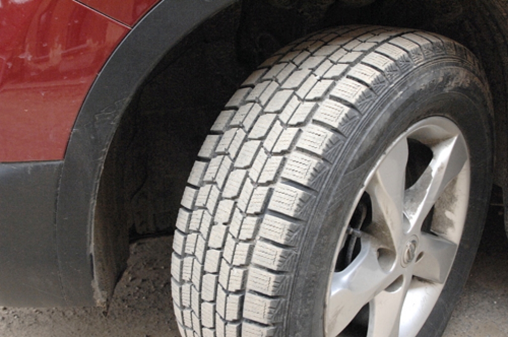 Automobilim ziemas riepu protektora dziļumam jābūt ne mazākam kā četri milimetri, to paredz likums. 