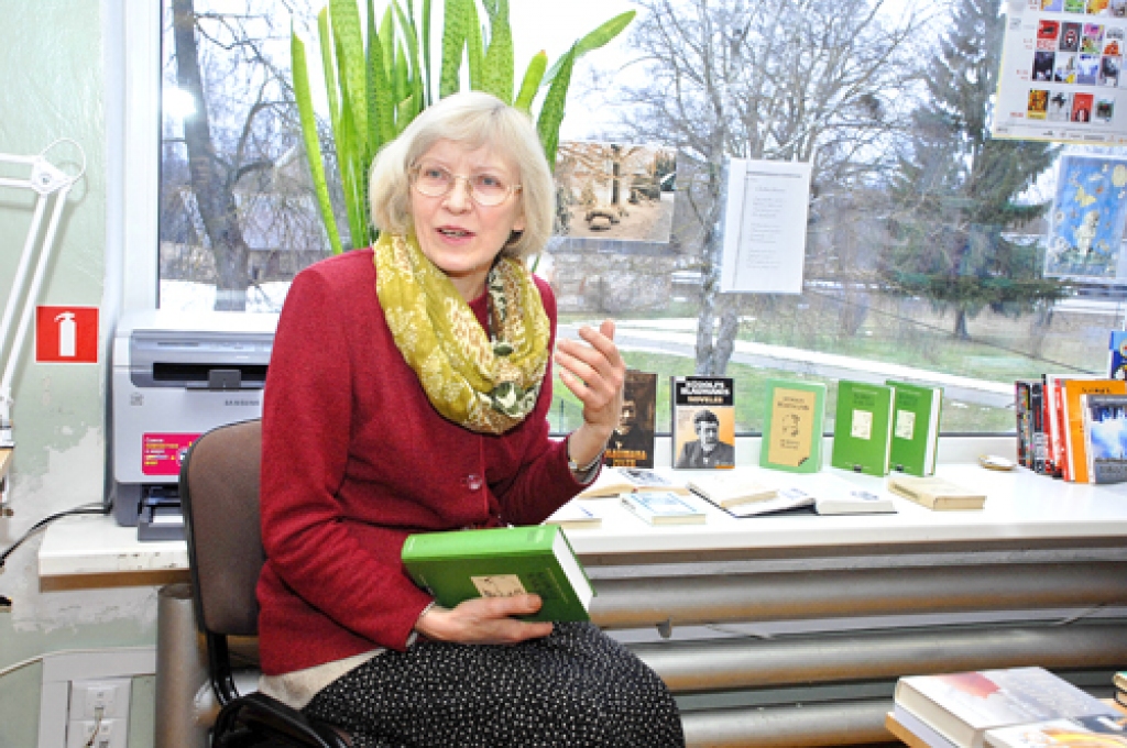 Ruta Dubinska, Ceraukstes pagasta Mūsas bibliotēkas vadītāja, novērojusi, ka Rūdolfa Blaumaņa darbi joprojām ir lasītāju uzmanības lokā.