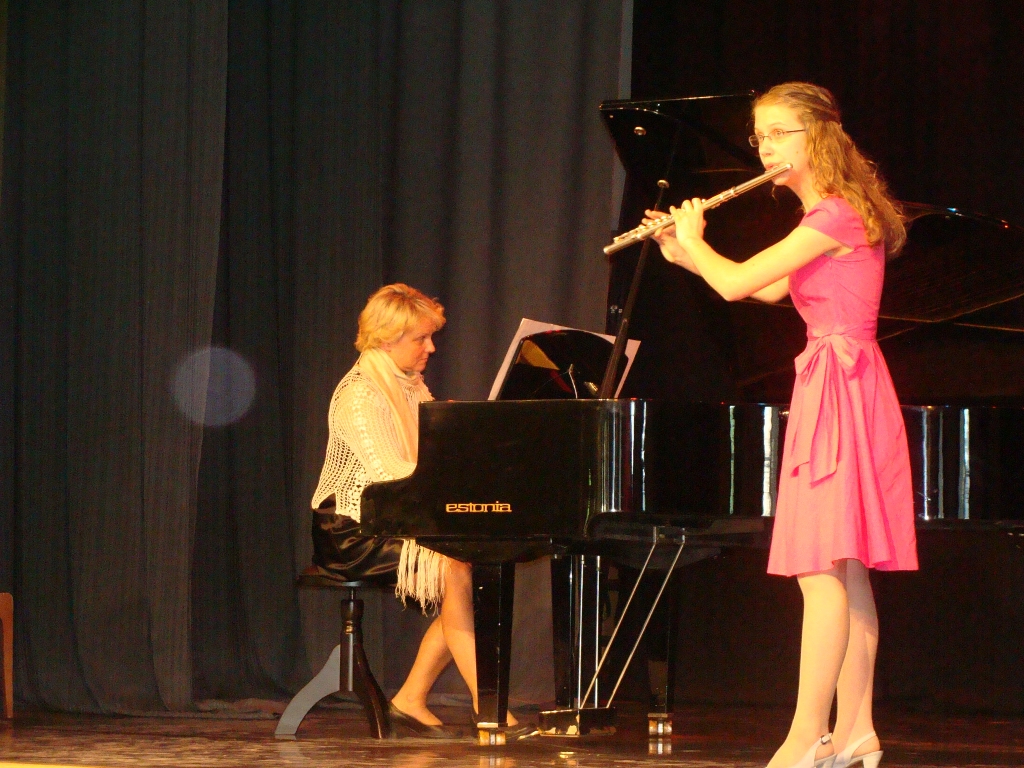 Iecavas mūzikas un mākslas skolas 7. flautas klases audzēkne Paula Roznere ieguvusi otro vietu XVIII Latvijas mūzikas skolu Pūšaminstrumetu un sitaminstrumentu izpildītāju konkursā.
Autors: No albuma.