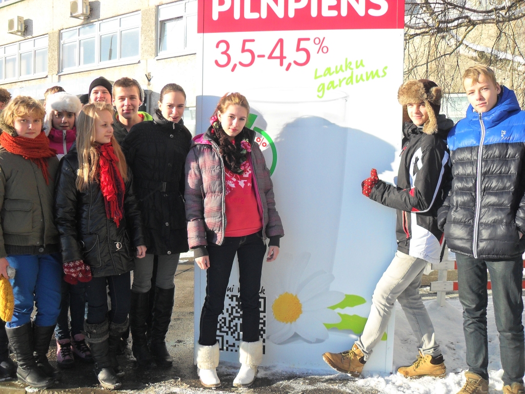 Piena produktu degustācija ļāvusi Dzimtmisas skolēniem atklāt jaunus gardumus.
Autors: No albuma.