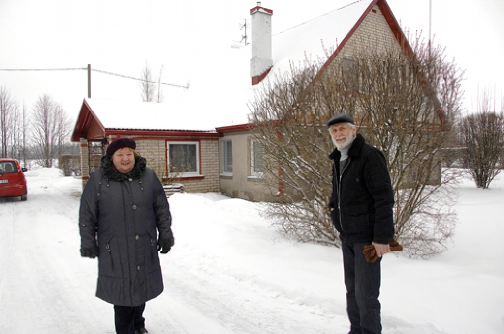 Jumburgu ģimenei mājas vārds «Vidzemnieki» atgādina par skaistajām atmiņām un dzimtas saknēm Valmieras pusē.