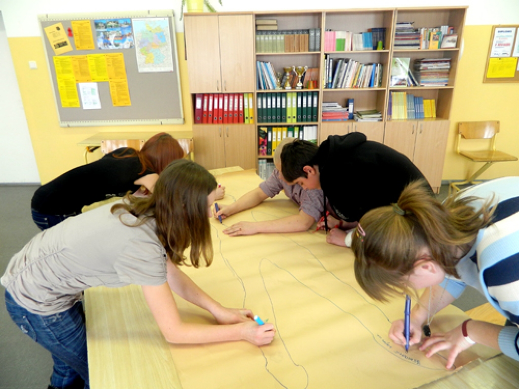 Cilvēka ķermenis zīmējumā palīdz izzināt higiēnas jautājumus.