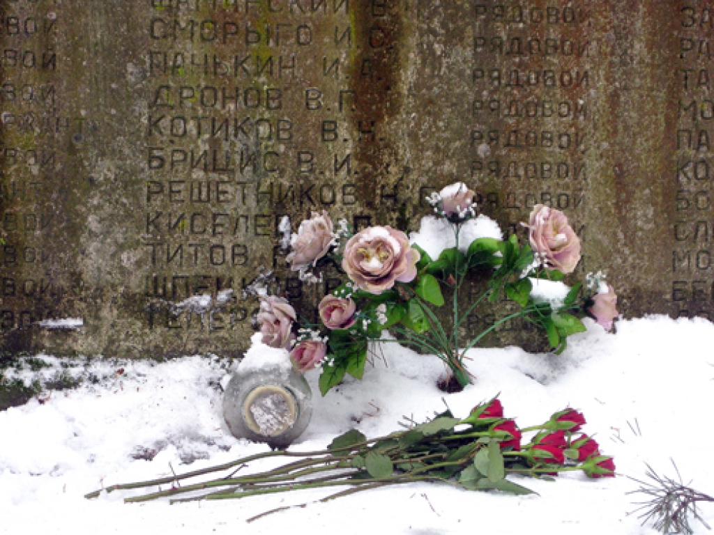 Dzīvās rozes ilgi meklētajam radiniekam Krievijas viešņa bija atvedusi līdzi no Maskavas.