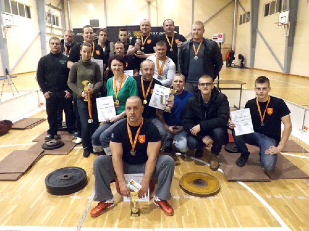 «Bauskas atlētam» pirmās sacensības aizvadītas godam. 