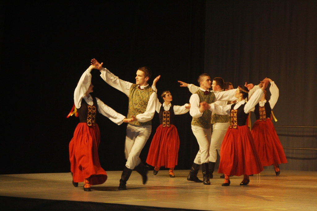 Bauskas dejotāji skates dejas izpildīja ar iznesību un izteiksmīgām emocijām.
Autors: S. Bernāte