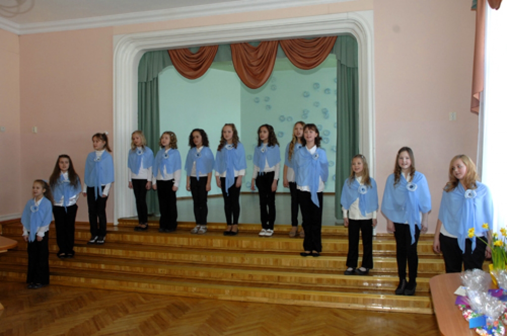 Bauskas pilsētas pamatskolas 2. – 4. klašu meiteņu ansamblis 8. martā pārstāvēs Bauskas novadu vokālā konkursa «Balsis 2013» Zemgales kārtā Jelgavā.
Autors: Ivars Bogdanovs