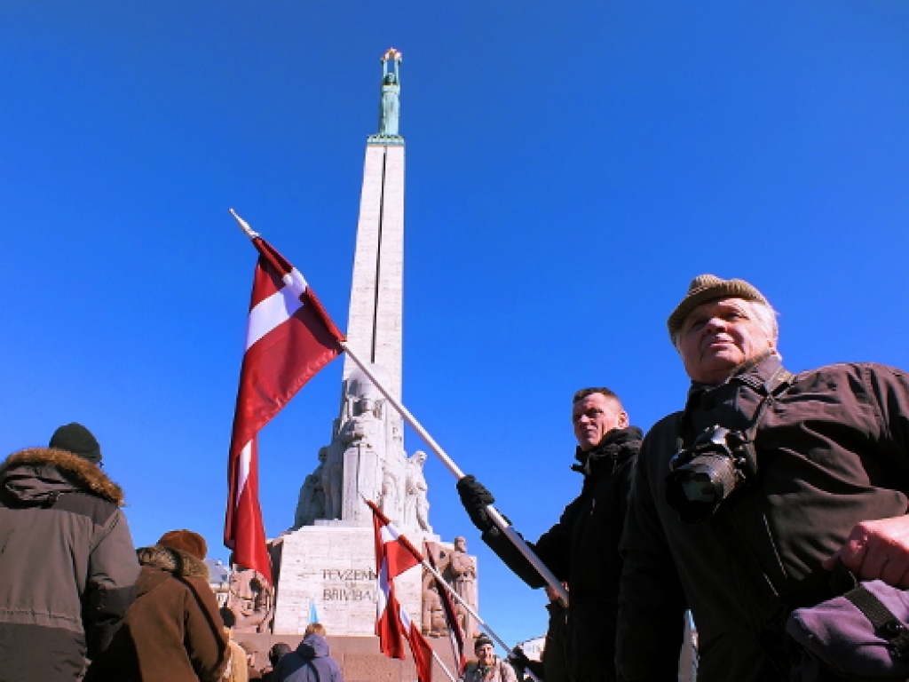 Sestdien, 16. martā, daudzviet Latvijā tika atzīmēta latviešu leģionāru atceres diena. Rīgā atceres dievkalpojums Doma baznīcā, kam sekoja tradicionālais gājiens caur karogu aleju ar ziedu nolikšanu pie Brīvības pieminekļa.

Arī šogad...
Autors: Kristaps Ābelnieks