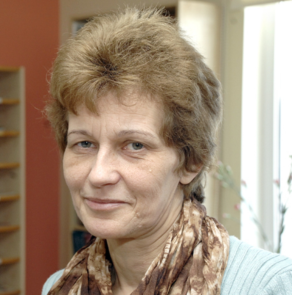 Regīna Fiļimonova, Zālītes bibliotekāre.