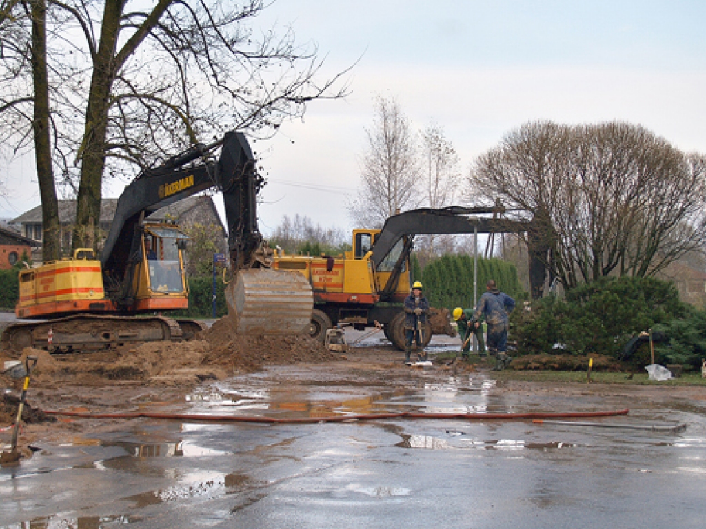 Iecavā stadions top, to plāno atklāt 1. septembrī.