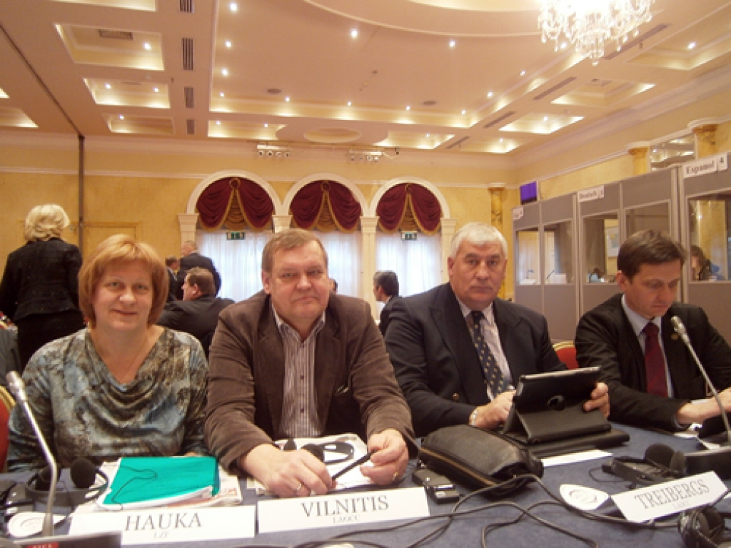 Latvijas zemnieku pārstāvji Agita Hauka (no kreisās), Guntis Vilnītis, Edgars Treibergs un Armands Krauze COPA-COGECA padomes sēdē Dublinā Īrijā. 