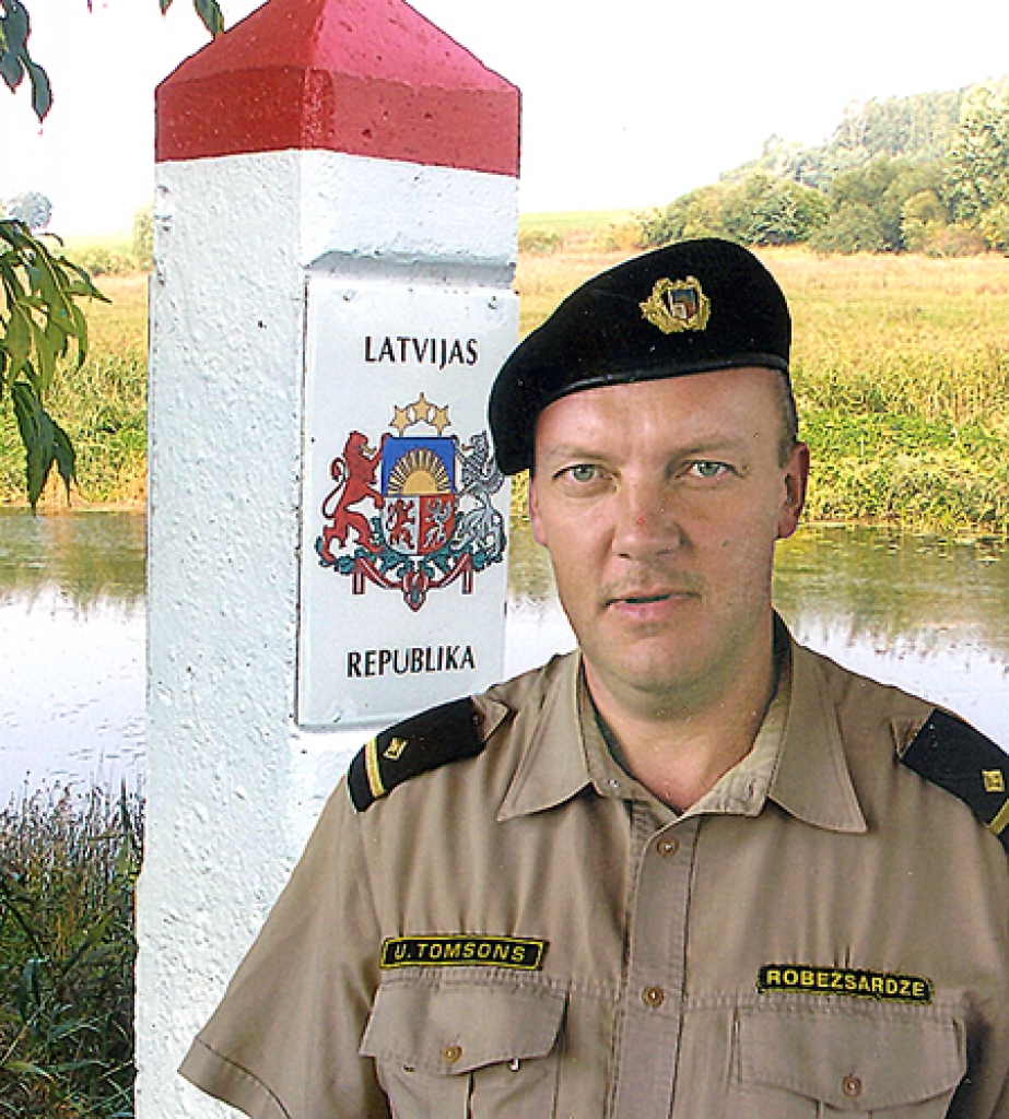 Jubilārs darbā Grenctāles robežpunktā 1998. gadā.