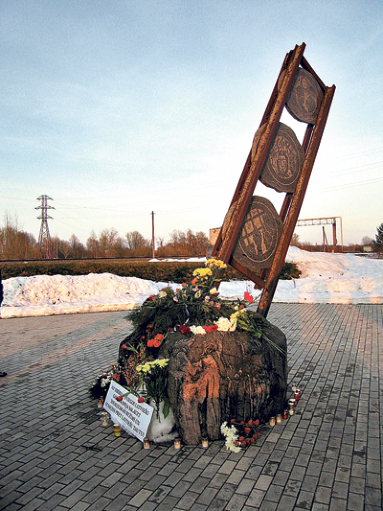 Piemineklis komunistiskā genocīda upuriem netālu no Iecavas dzelzceļa stacijas.
Autors: no «Bauskas Dzīves» arhīva