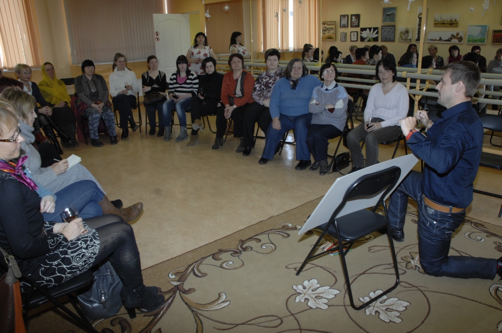 Rundāliešiem bija iespēja tikties ar Latvijā populārāko un harismātiskāko izaugsmes treneri, lektoru un grāmatu autoru Andžeju Reiteru.
Autors: Ivars Bogdanovs