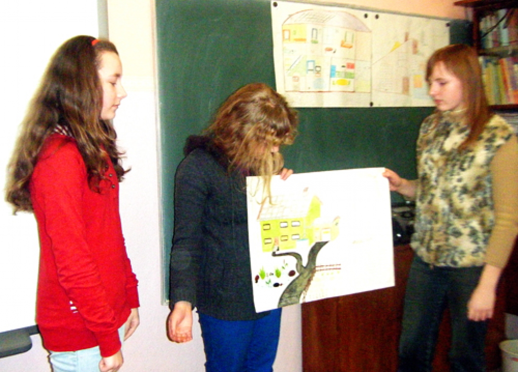 Nākotnes māju prezentē 7. klases skolēni.
Autors: no skolas arhīva