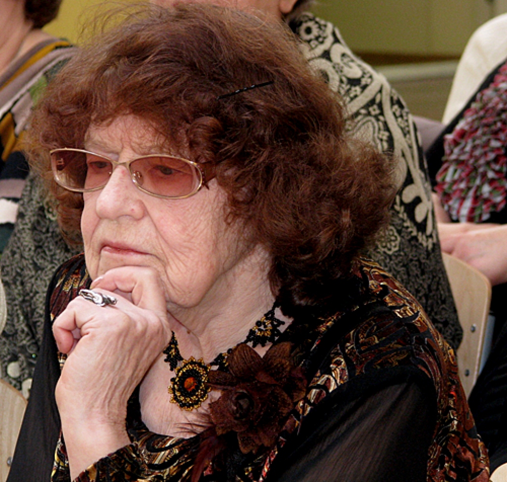 Kornēlija Apškrūma: «Tikšanās ar lasītājiem mani pozitīvi uzlādē.»
Autors: Vilnis Auzāns