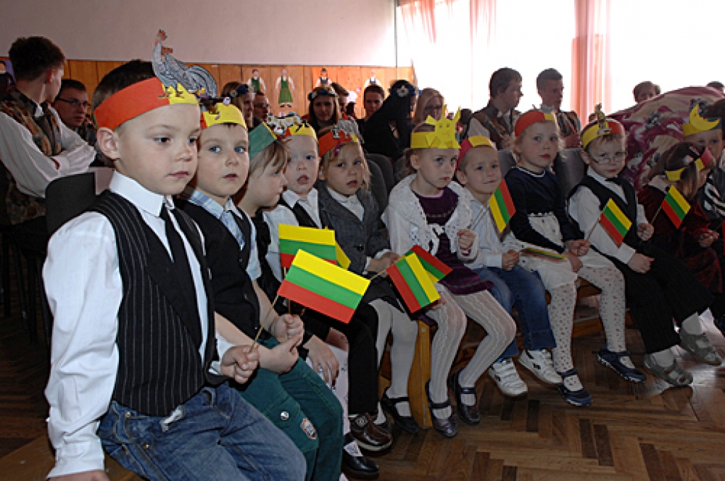 Pagājušajā nedēļā Rundāles novada Pilsrundāles vidusskola uzņēma viesus – jau 46. draudzības festivāla dalībniekus no Igaunijas Pjarnu-Jāgupi ģimnāzijas un Saloču vidusskolas Lietuvā. Pirmo reizi festivālā piedalās ciemiņi no Svisločas...
Autors: Ivars Bogdanovs