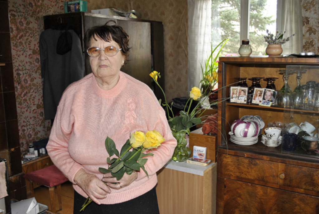 Maiga Kļava pēc rosīgas dzīves Rīgā pirms desmit gadiem atgriezusies tēva mājās Iecavas novada Zorģos. 