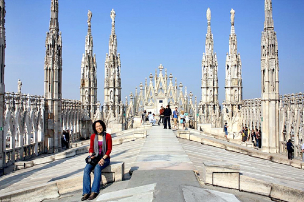 Uz Milānas Doma jumta. Katedrāle celta 430 gadus, bet gotiskais stils saglabāts.