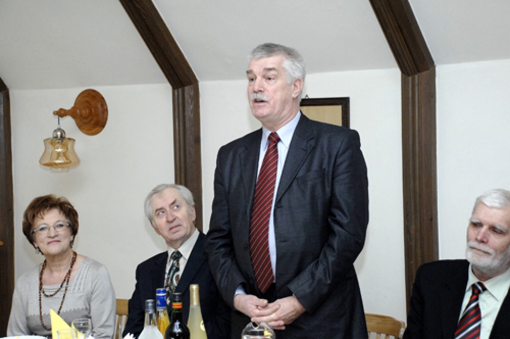 Pensionāru federācijas priekšsēdētājs Andris Siliņš, tiekoties ar novadniekiem.