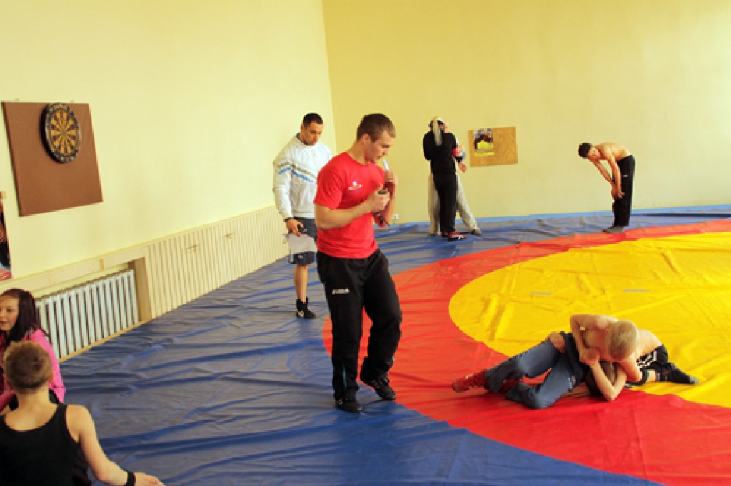 Andrejs Vasiļjevs (priekšplānā) cer, ka pēc diviem gadiem baušķeniekiem brīvajā cīņā būs laba jauniešu komanda. 