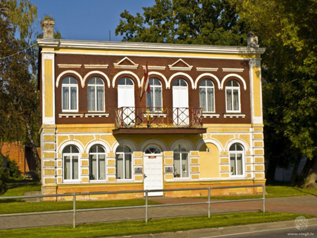 Nams Uzvaras ielā 4 ir Bauskas izaugsmes liecinieks gadsimta garumā.