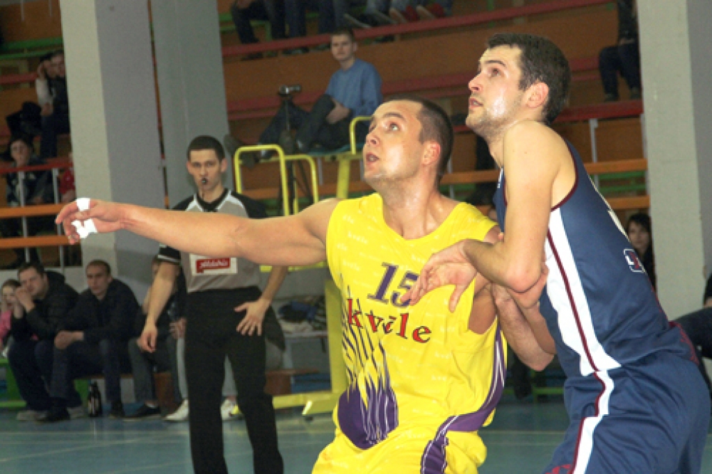 Armands Seņkāns (no kreisās) attaisnoja viņam uzticēto līdera lomu, bet pārējie nespēja turēt līdzi. 