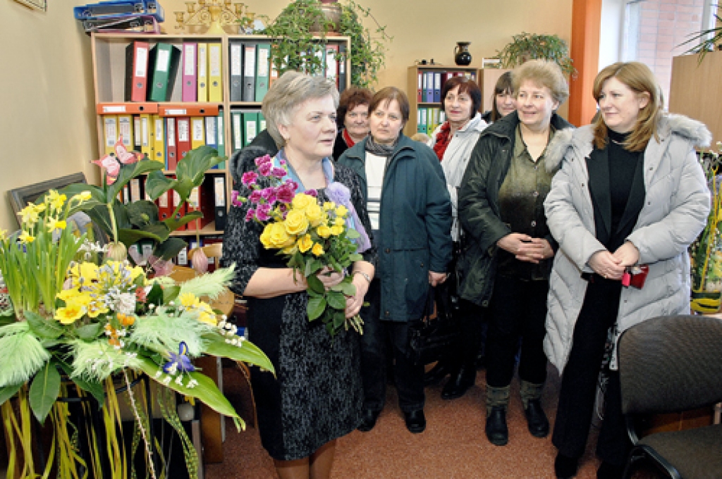 Eleonoru Maisaku kolēģi un draugi sveic 60 gadu jubilejā. 