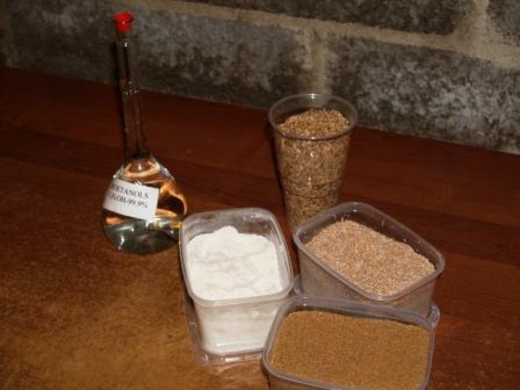  Graudu produkti, kas top Iecavas ražotnē – bioetanols un pārtikas piedeva.
Autors: Antra Ērgle