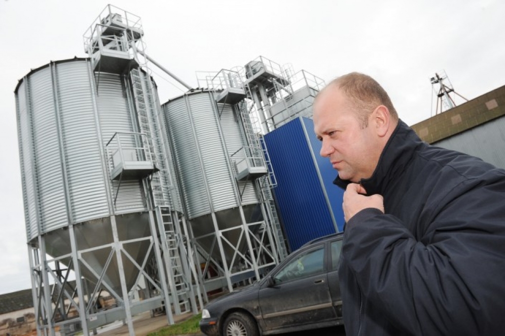 Šogad lielāko summu - 10 000 latu - partijai «Vienotība» ziedojis Bauskas novada Gailīšu pagasta SIA «Uzvara - lauks» valdes priekšsēdētājs Arnis Vējš.
Autors: db.lv