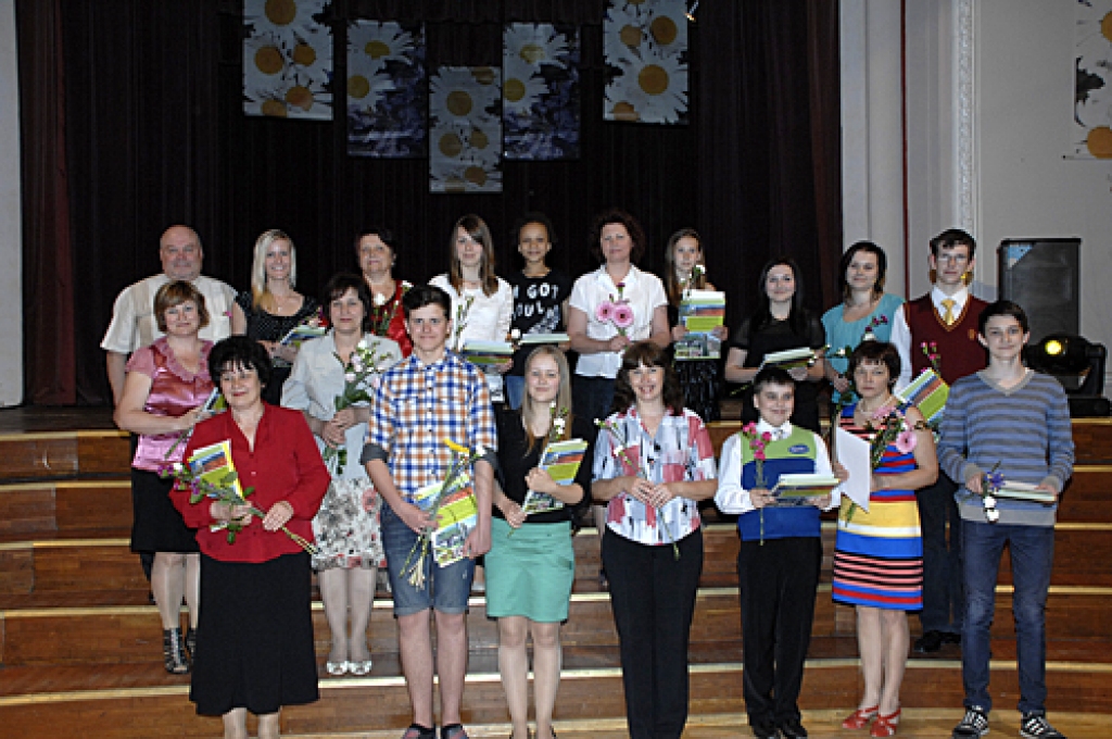 Zinošākos skolēnus un viņu pedagogus apbalvoja 16. maijā Bauskas kultūras centrā. Bauskas un Rundāles novada vispārizglītojošajās skolās ir ap 200 audzēkņu, kas novadu, reģiona un valsts olimpiādēs guvuši labus panākumus.
Bauskas Valsts...
Autors: Ivars Bogdanovs