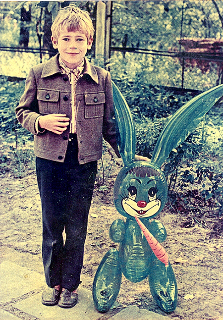 Jubilārs astoņu gadu vecumā Rīgas Zooloģiskajā dārzā.