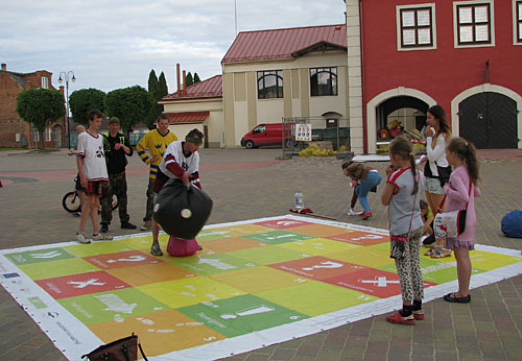 Uzdevumu veic komanda «Bauskas Dinamo».
Autors: Vilnis Auzāns