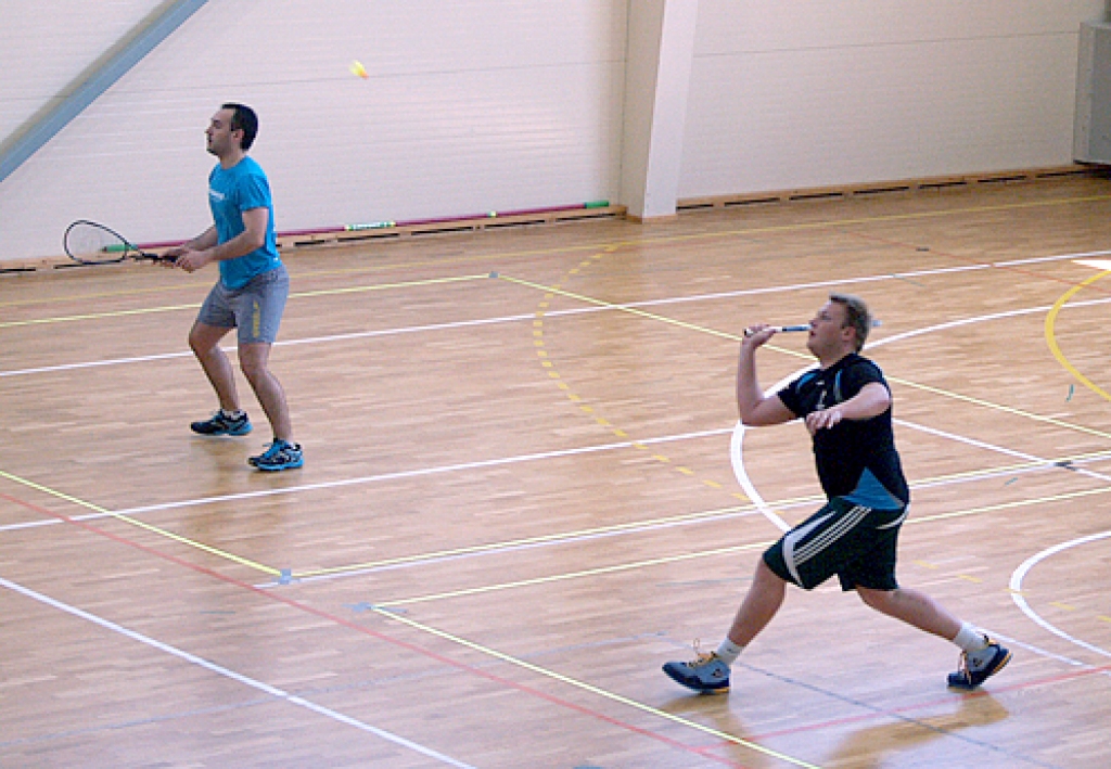 Spīdmintons ir demokrātisks un neprasa daudz naudas, bet liek aktīvi kustēties un aizrauj. 