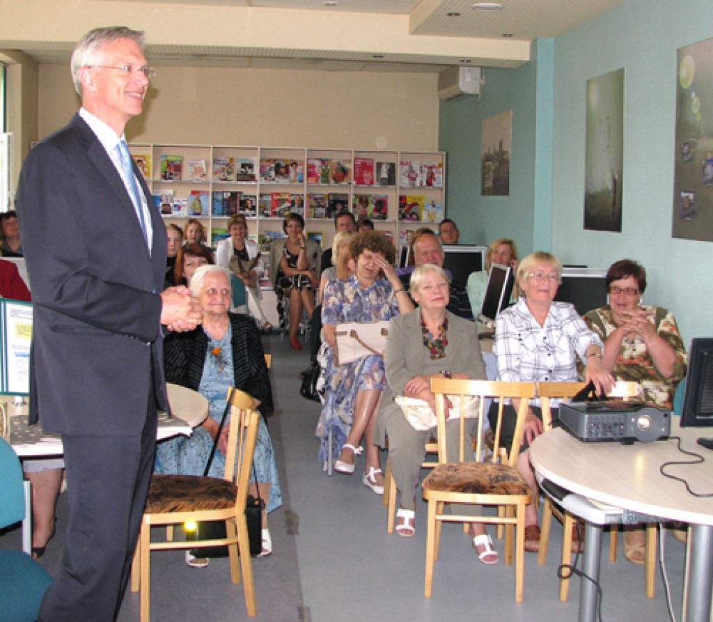 Konkursa uzvarētāju godināšana šogad notika Bauskas Centrālajā bibliotēkā. Sanākušie noskatījās videostāstu par bibliotēkas darbu un piedāvātajiem pakalpojumiem.
Autors: Vilnis Auzāns