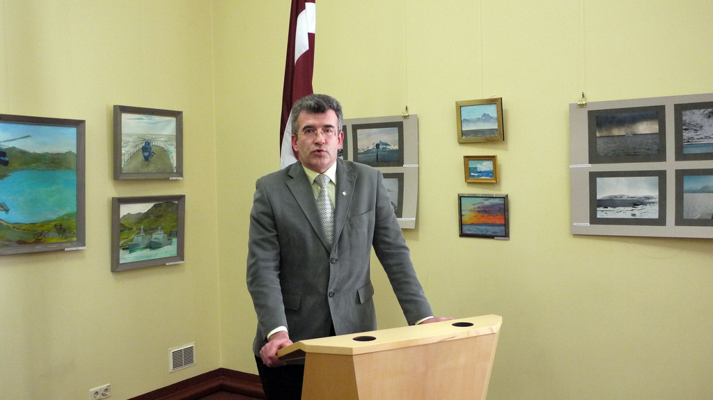 Starp mēra kandidātiem ir arī līdzšinējais deputāts, Bauskas Novadpētniecības un mākslas muzeja galvenais speciālists vēstures nodaļā Raitis Ābelnieks, kurš ir arī nacionālās apvienības 