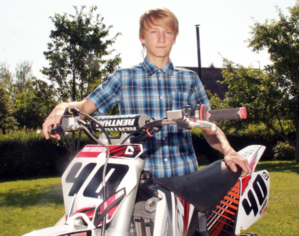 Kristers Drevinskis kļuvis par MX125 jauniešu klases līderi un kopvērtējumā ieņem 2. vietu starp MX2 braucējiem. 