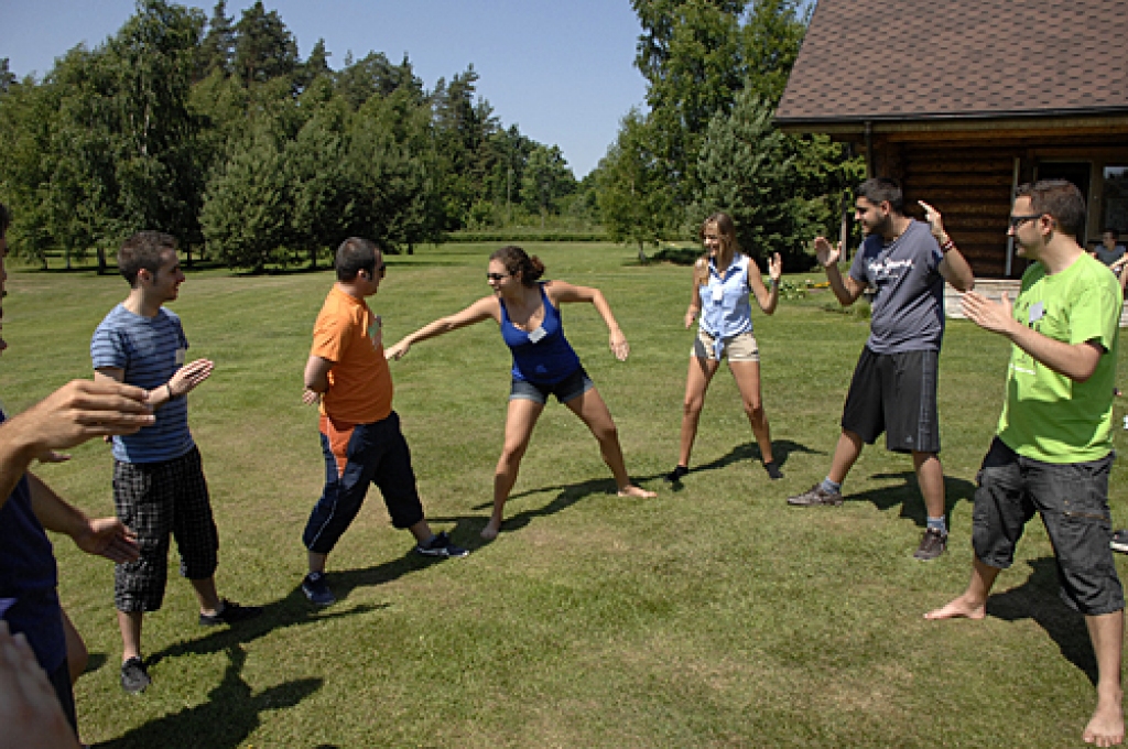 Iecavnieku un spāņu jauniešu iepazīšanās spēle 