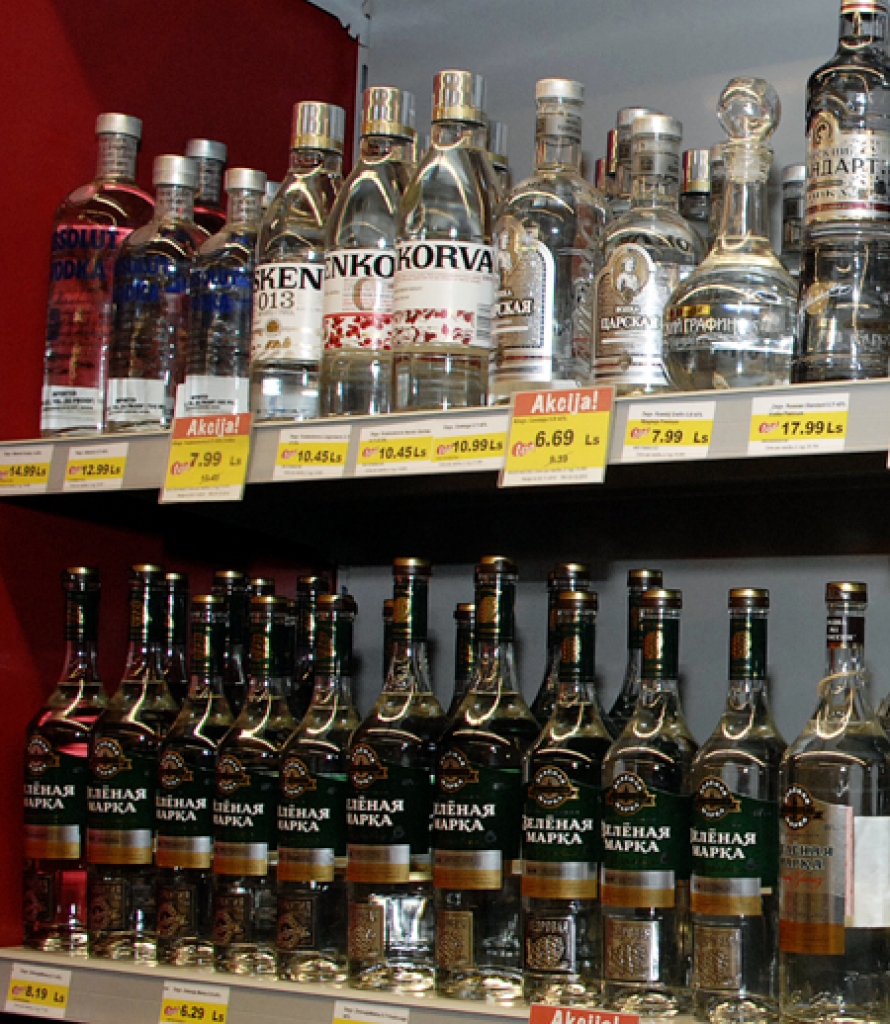 Alkoholu joprojām varēs iegādāties personas no 18 gadu vecuma. 