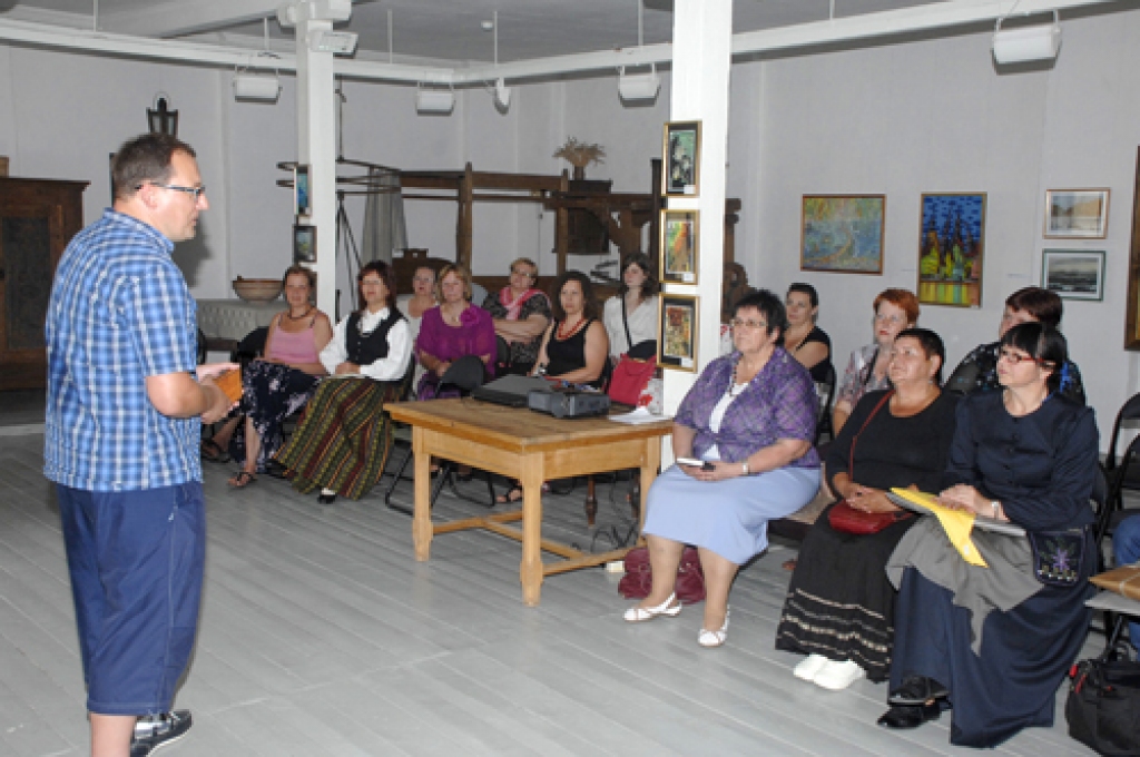 Pasākuma apmeklētājiem savus dzejoļus lasa Marijus Budraitis.
Autors: Ivars Bogdanovs