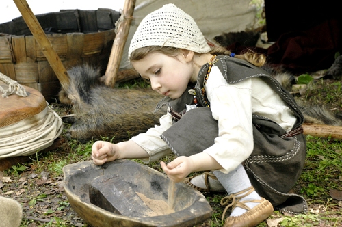 Paldies devu māmiņai/ Par to labu tikumiņu:/ Izveicās man darbiņš,/ Izveicās valodiņa. (Latviešu tautasdziesma)
Autors: Foto – IVARS BOGDANOVS
