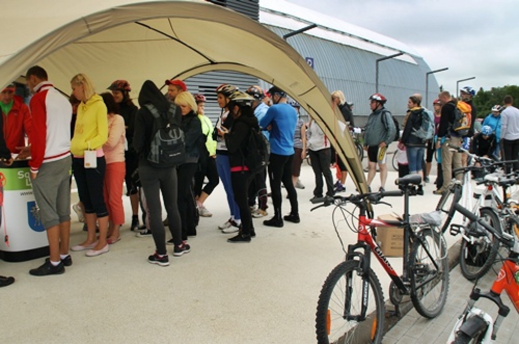 Velodraugi no visas Latvijas 29. jūnijā tikās Bauskā Zemgales Plānošanas reģiona organizētajā tūrisma izmēģinājuma braucienā. 

Maršrutā iekļauti Bauskas un Rundāles novada vēstures pieminekļi, nozīmīgākie apskates objekti ir trīs pilis,...
Autors: Uldis Varnevičs