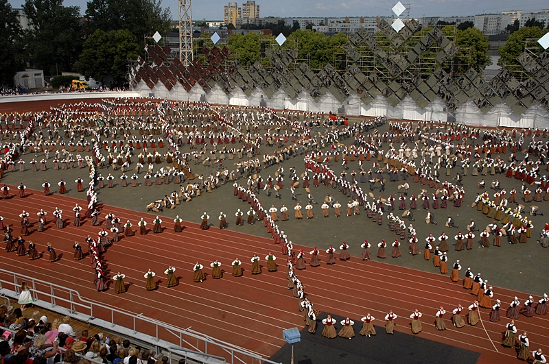 Dejotāji stadionā veidoja dažādākos latvju rakstus. 
Autors: Ivars Bogdanovs