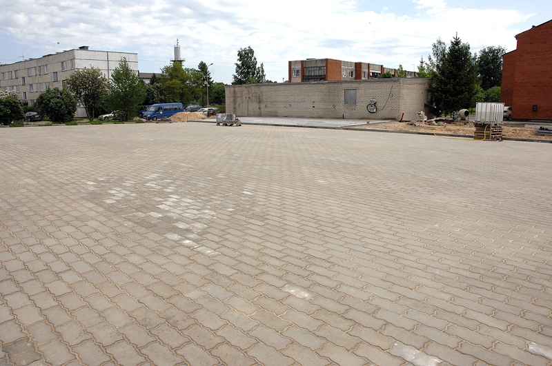 «Zaļais» tirdziņš Pilsrundālē vēl top, jau drīzumā plānota tā atklāšana.
Autors: Foto – Ivars Bogdanovs